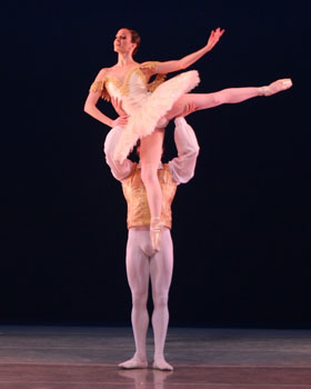 BALLET AT TIPTOES